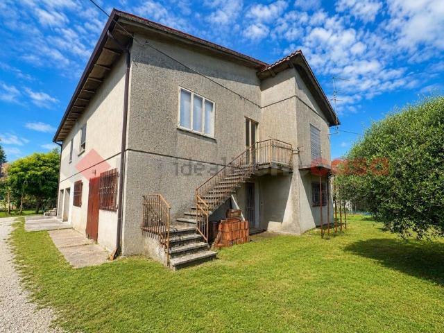 Case e ville in vendita di 161 m² in Via Rezzole