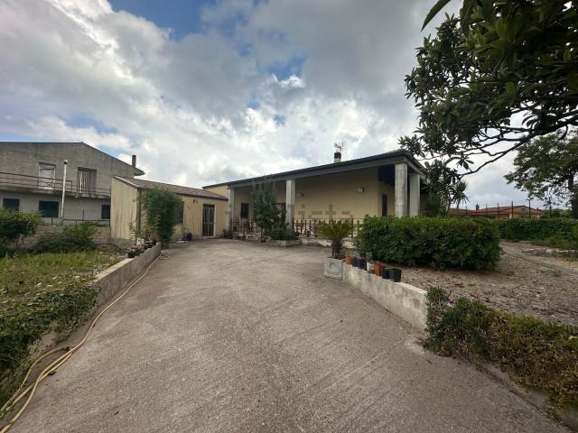 Case e ville in vendita di 161 m² in Via Vanella, 177