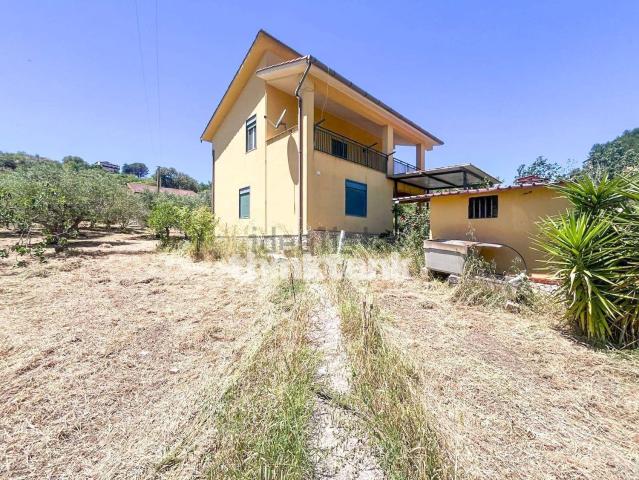 Case e ville in vendita di 2712 m² in Contrada Modaccamo