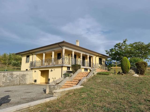 Case e ville in vendita di 162 m²