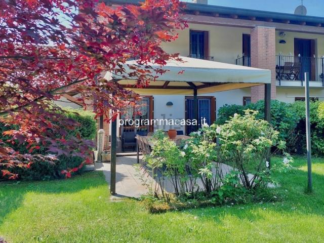 Case e ville in vendita di 162 m² in Via Commenda