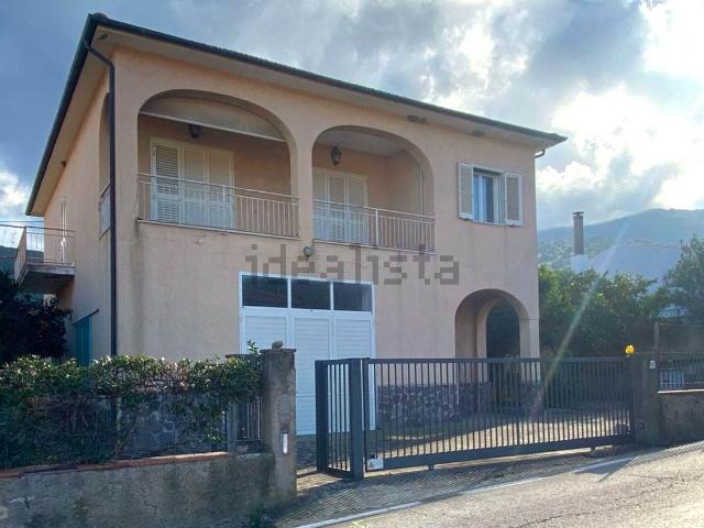 Case e ville in vendita di 162 m² in Via San Giovanni