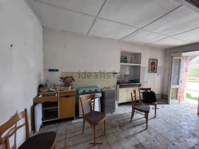 Case e ville in vendita di 162 m² in Via Seconda Nazionale, 42