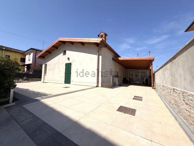Case e ville in vendita di 162 m² in Via Rivoli, 8