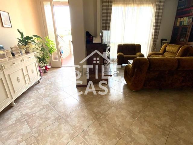 Case e ville in vendita di 163 m² in Via Roma, 2