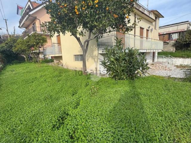 Case e ville in vendita di 163 m² in Vicolo Santa Chiara, 4