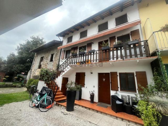 Case e ville in vendita di 164 m² in Via Generale L. Cadorna, 36