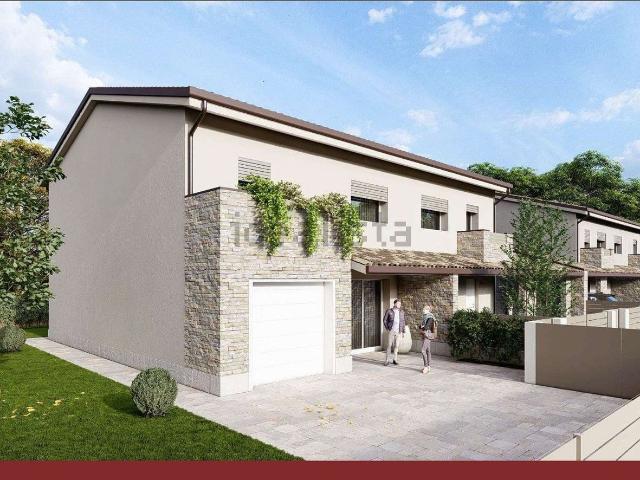 Case e ville in vendita di 164 m² in Via degli Alpini