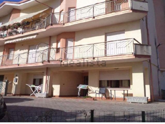 Case e ville in vendita di 164 m² in Via Eugenio Altomare