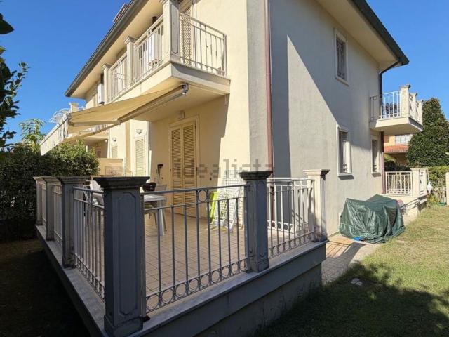 Case e ville in vendita di 164 m² in Via Francesco de Sanctis