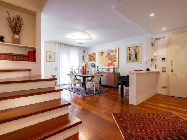 Case e ville in vendita di 164 m² in Via Luigi Einaudi, 20