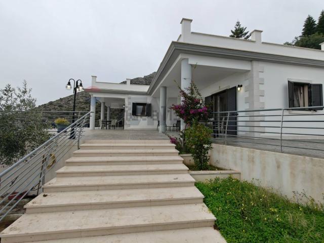 Case e ville in vendita di 164 m² in Via San Pasquale
