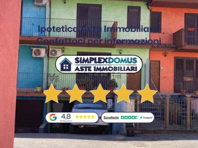 Case e ville in vendita di 164 m² in Via Tevere