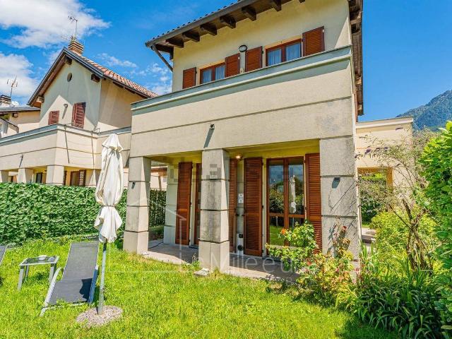 Case e ville in vendita di 164 m² in Via Vignolo, 6