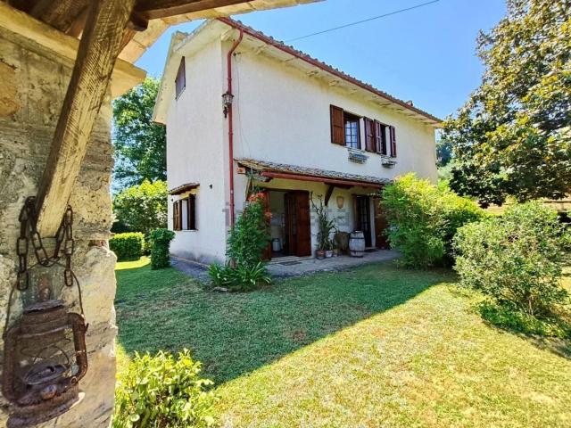 Case e ville in vendita di 185 m² in Strada Aquilano