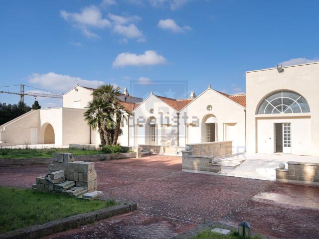 Case e ville in vendita di 1650 m² in Via Salvo D&apos Acquisto, 11