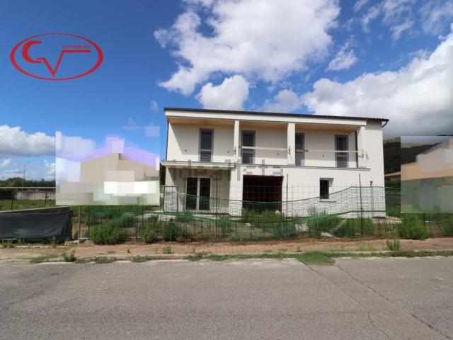 Case e ville in vendita di 165 m² in Via Ciuffenna