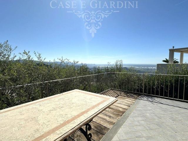 Case e ville in vendita di 165 m² in Via dello Zilloro, 158