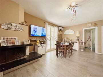 Case e ville in vendita di 165 m² in Via delle Ville, 493
