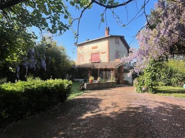 Case e ville in vendita di 165 m² in Via Frati di Palazzola, 16