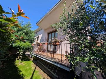 Case e ville in vendita di 165 m² in Via Leonardo da Vinci, 54