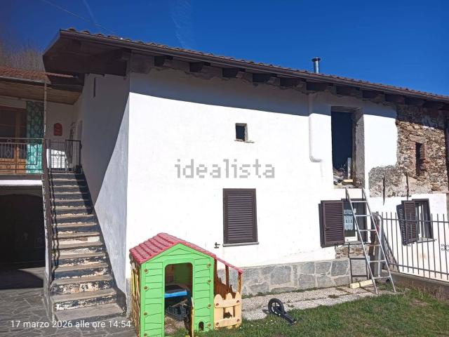 Case e ville in vendita di 165 m² in Via Luigi Cadorna, 62