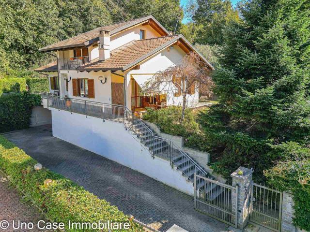 Case e ville in vendita di 165 m² in Via Sandro Pertini, 8