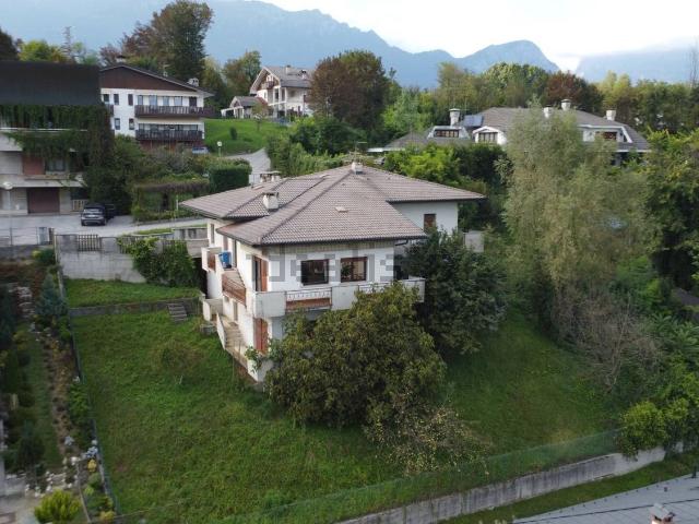 Case e ville in vendita di 165 m² in Via Panoramica