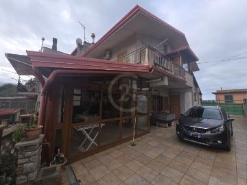 Case e ville in vendita di 165 m² in Via Risorgimento