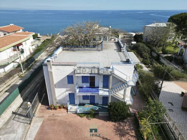 Case e ville in vendita di 165 m² in Contrada Stazzone