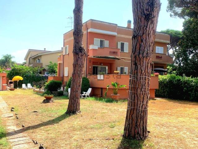 Case e ville in vendita di 165 m² in Lungomare Enea