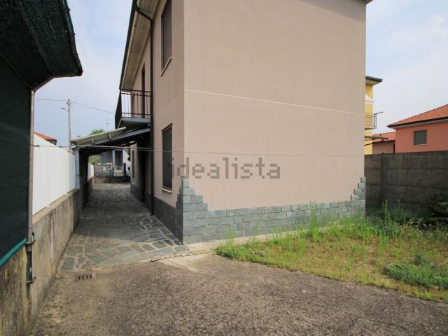 Case e ville in vendita di 166 m² in Via Giulio Verne