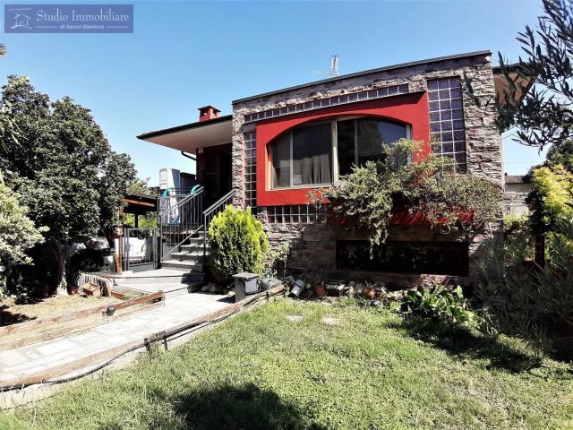Case e ville in vendita di 166 m² in Via Giacomo Puccini, 4