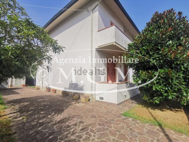 Case e ville in vendita di 166 m² in Via di Pelle, 56029