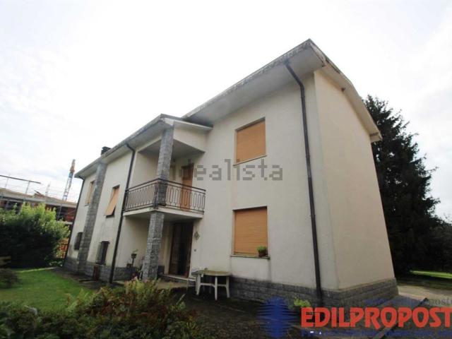 Case e ville in vendita di 166 m² in Via San Francesco