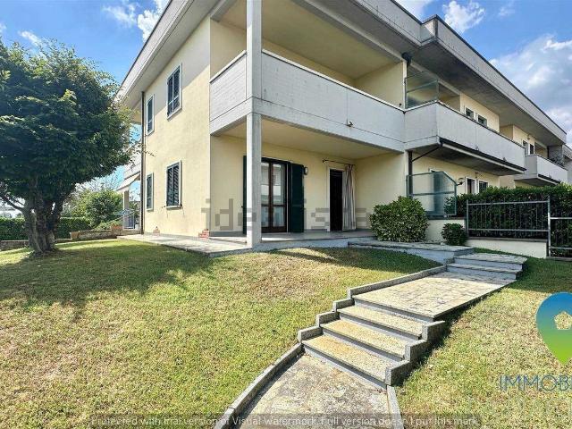 Case e ville in vendita di 167 m² in Via Aldo Moro, 1