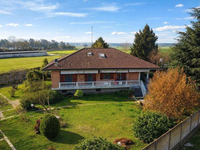 Case e ville in vendita di 168 m² in Via IV Martiri, 88