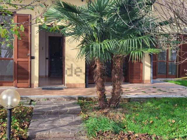 Case e ville in vendita di 168 m² in Via Monte Grappa
