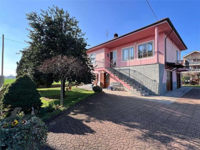 Case e ville in vendita di 168 m² in Via Monte Grappa, 70
