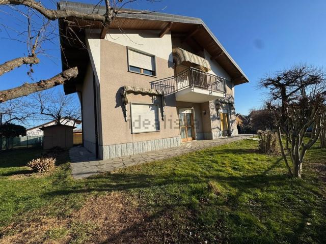 Case e ville in vendita di 168 m² in Via T. Fuhrmann, 92