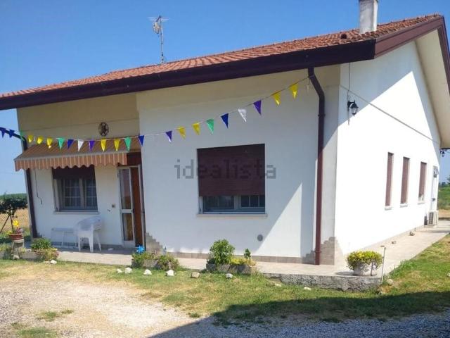 Case e ville in vendita di 168 m² in Località Basson, 1696