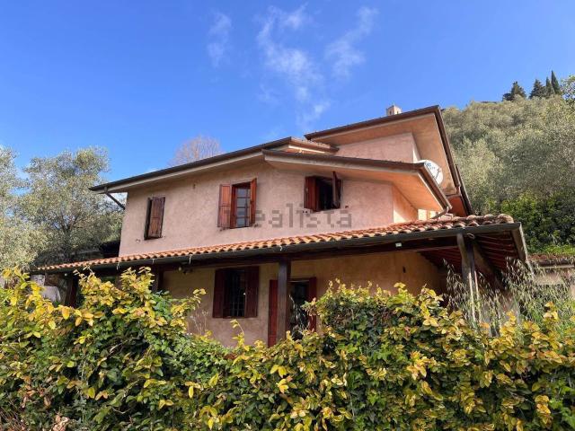 Case e ville in vendita di 169 m²