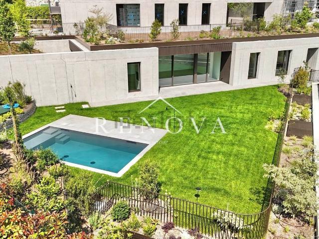 Case e ville in vendita di 169 m² in Via degli Alpini