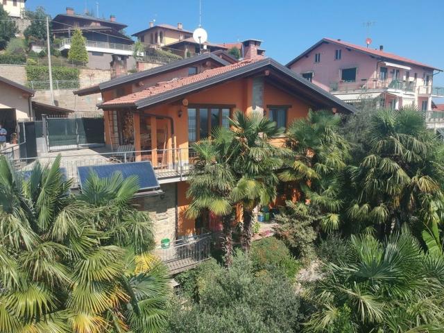 Case e ville in vendita di 169 m² in Via della Villa, 41