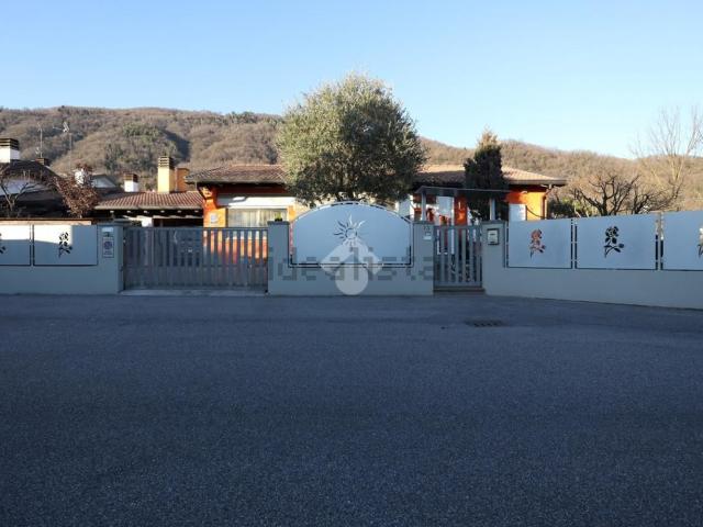 Case e ville in vendita di 169 m² in Via Franco Bertagnolli, 13
