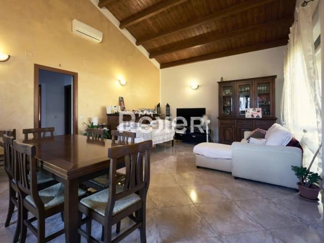 Case e ville in vendita di 169 m² in Via San Antonio, 57