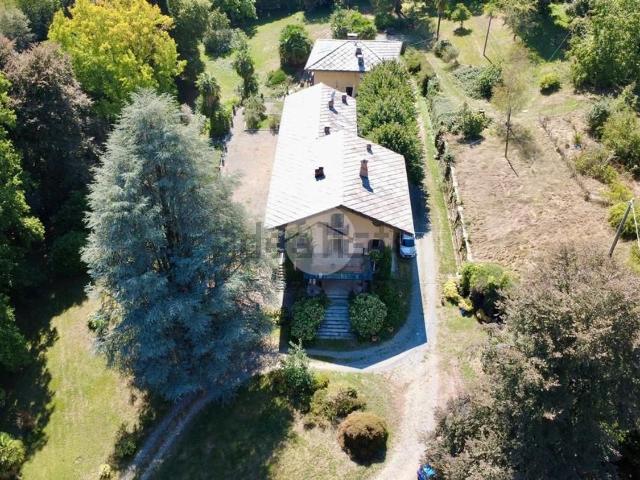 Case e ville in vendita di 1700 m²
