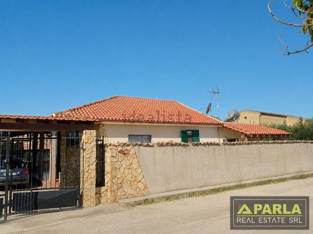 Case e ville in vendita di 1700 m² in Contrada Sottano