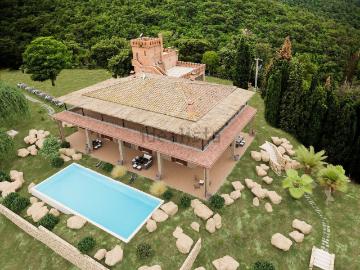 Case e ville in vendita di 1700 m² in Via Cacciaconti