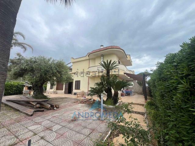 Case e ville in vendita di 170 m²